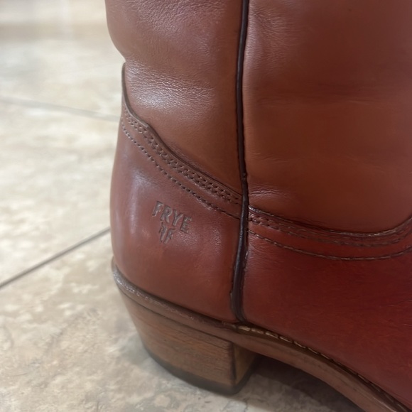 Frye Tall Boots BROWN excellent condition size 6 men’s/ size 8 women’s - Picture 2 of 6